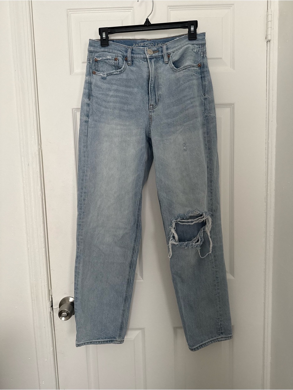American Eagle Outfitters Light Wash Boyfriend Jeans